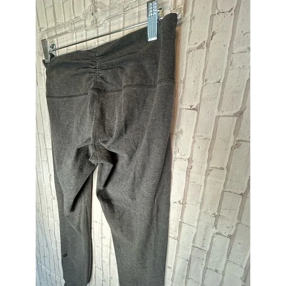 Lululemon leggings size 6 grey - Picture 8 of 8